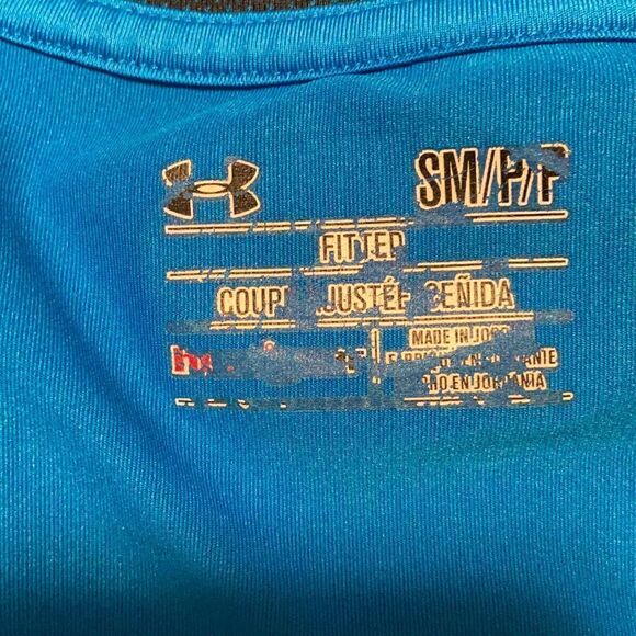 Under Armour Athletic Shirt   - Picture 5 of 5